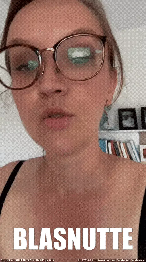 #Porn #Pussy #Exposed #Creampie #Putzfrau #Nuttenfotze #Brillenfotze #Janina #Webslut #Schlampe #Wichsvorlage #Blasnutte Blasnutte Janina GIF (Bild von album Instant Upload)