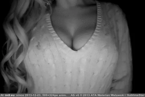 #Boobs  #Off [Boobs] Off in a second GIF (Bild von album My r/BOOBS favs))