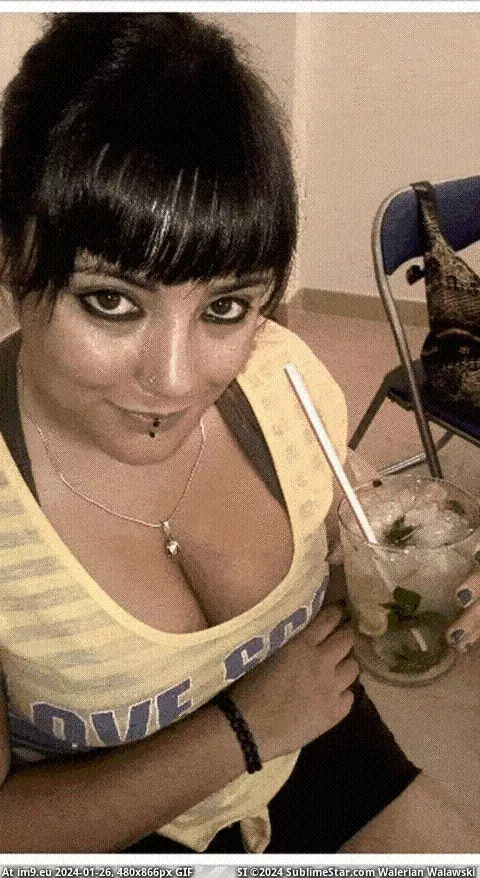 #Animated #Upload #Nude #Busty busty tiktoker 02 GIF (Obraz z album Instant Upload)