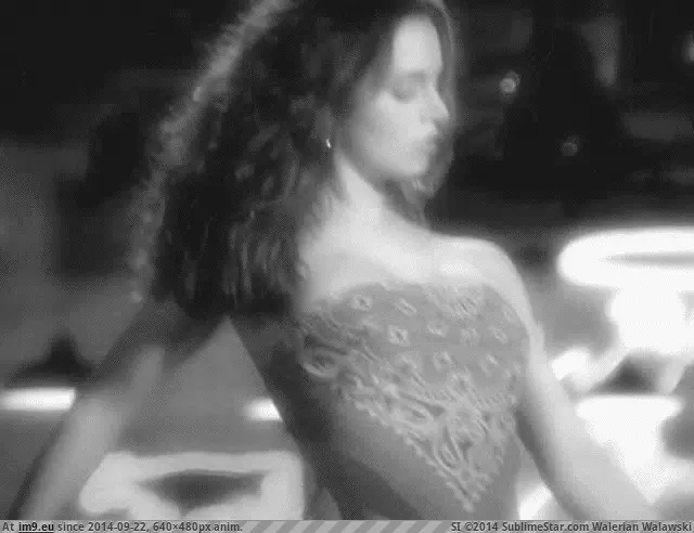 #Likes #Eliza #Chloe chloe likes eliza GIF (Image of album Sexy Gifs))