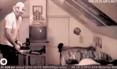 #Gifs #Prank #Funny [Funny] 35 Best Prank Gifs 2 GIF (Image of album My r/FUNNY favs))