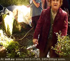#Funny #Rude #Hobbit [Funny] A Rude Hobbit 26 GIF (Imagen de album My r/FUNNY favs))
