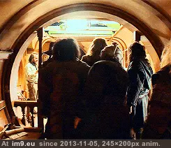 #Funny #Rude #Hobbit [Funny] A Rude Hobbit 8 GIF (Image de album My r/FUNNY favs))