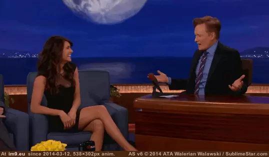 #Funny  #Wheel [Funny] Being the third wheel GIF (Image de album My r/FUNNY favs))
