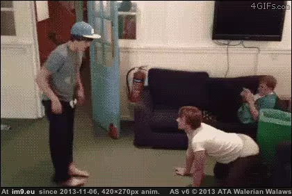 #Funny #Critical #Hit [Funny] Critical Hit GIF (Imagen de album My r/FUNNY favs))