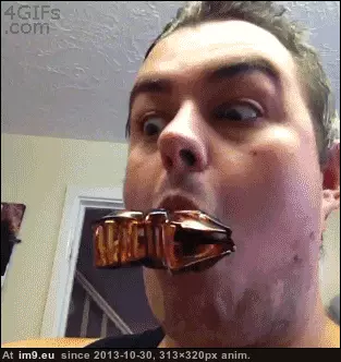 #Funny #Loves #Crunch #Predator #Toast #Taste #Cinnamon [Funny] Even the Predator loves the taste of cinnamon toast crunch... GIF (Изображение из альбом My r/FUNNY favs))