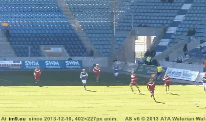 #Funny #Team #Goal #Find #Fans [Funny] Fans help team find the goal GIF (Imagen de album My r/FUNNY favs))