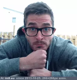 #Funny #Alert #Intruder [Funny] Intruder alert GIF (Imagen de album My r/FUNNY favs))