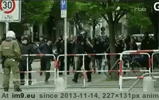 #Funny #Riot #Ninja [Funny] Riot Ninja GIF (Obraz z album My r/FUNNY favs))