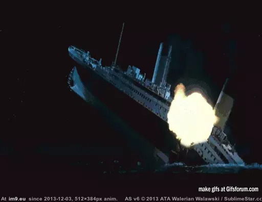 #Funny #Needed #Titanic #Extra [Funny] The Titanic needed something extra GIF (Image of album My r/FUNNY favs))