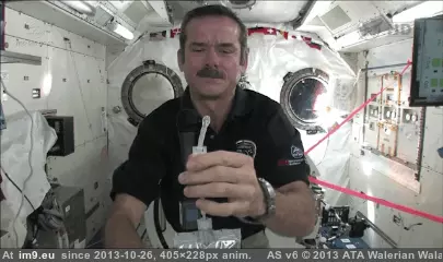 #Funny #Space #Hadfield #Showed #Chris [Funny] Things Chris Hadfield showed us about Space 13 GIF (Image of album My r/FUNNY favs))