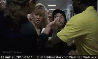 #Funny #Costco #Walking [Funny] Walking in to Costco GIF (Imagen de album My r/FUNNY favs))