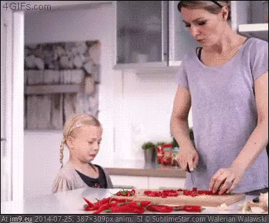 #Funny #Wiping #Tears [Funny] Wiping away the tears GIF (Imagen de album My r/FUNNY favs))