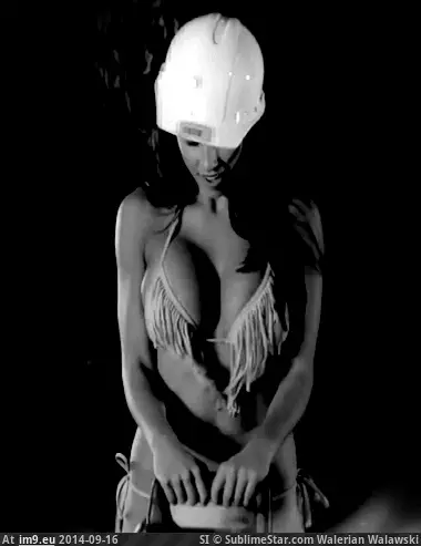 #Chick #Spotxqo7 #Jackhammer jackhammer chick spotxqo7_400 GIF (Image de album chazz))