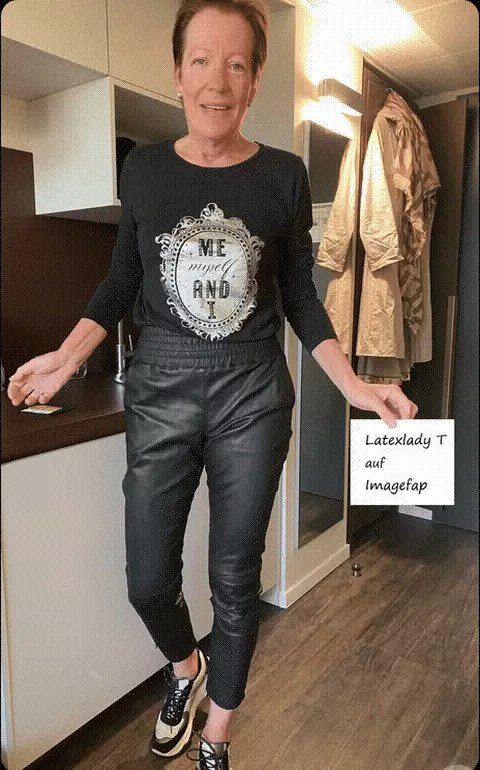 #Pussy #Amateur #Milf #Mature #Bdsm #Latex #Mother #Rubber #Lady #Leather #Domina LederladyT fap GIF (Bild von album Lederlady T Dirndl)