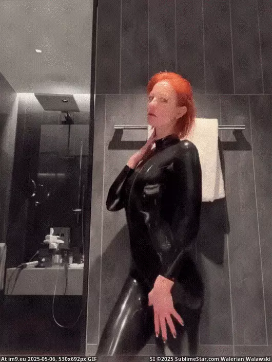 #Latex #Llt #LatexGIF #Rubber LLT Latexgirl 9 GIF (Obraz z album Lederlady T Dirndl)