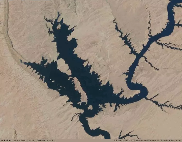 #Lake #Water #Level #Powell #750x576 #Bullfrog #Marinas #Hall #Dropping #Rising #Crossing [Mapporn] Lake Powell water level dropping and rising at Bullfrog & Hall's Crossing Marinas. [750x576][GIF] GIF (Image of album My r/MAPS favs))
