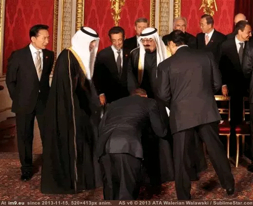 #Friends #Submissive #Saudi #Obama Obama being submissive to his Saudi friends GIF (Image de album Rehost))