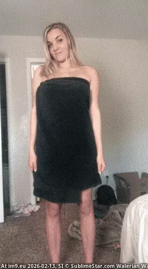 in Instant Upload WpDkB7KT GIF (Bild von album Instant Upload))