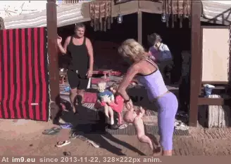 #Wtf #Yoga #Baby [Wtf] Baby yoga GIF (Изображение из альбом My r/WTF favs))