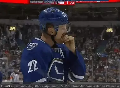 #Wtf #Pulling #Hockey #Players #Teeth [Wtf] Hockey players pulling out their own teeth. 2 GIF (Image of album My r/WTF favs))