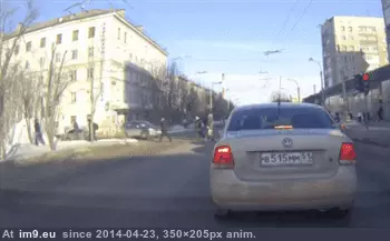 #Wtf #Outta #Time [Wtf] I don't have time for this...I'm outta here GIF (Image of album My r/WTF favs))