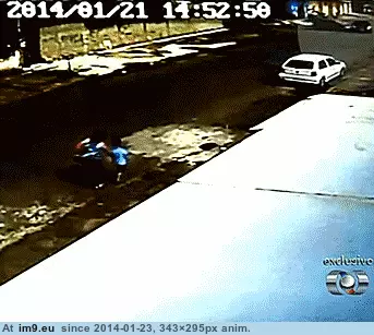 #Wtf #For #Kid #Squeamish #Indestructible #Not #Mom [Wtf] 'indestructible'........the kid, not the mom...... (not for the squeamish) GIF (Bild von album My r/WTF favs))
