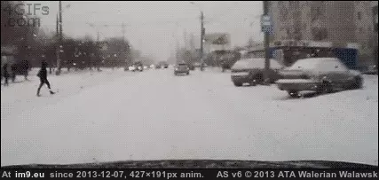 #Wtf #Jaywalking #Russia [Wtf] Jaywalking in Russia GIF (Obraz z album My r/WTF favs))