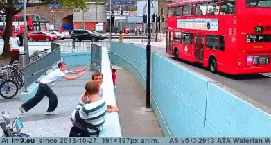 #Wtf #Parkour #Face [Wtf] Parkour your face GIF (Image de album My r/WTF favs))