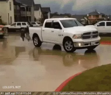 #Wtf  #Cooler [Wtf] Really? A cooler? GIF (Image of album My r/WTF favs))