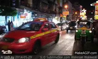 #Wtf #Holding #Realize #Moment [Wtf] That moment when you realize what he's holding. GIF (Image de album My r/WTF favs))