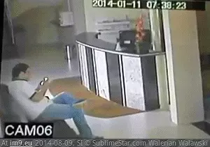 #Wtf #Waiting #Dangers #Room [Wtf] The dangers of a waiting room GIF (Image de album My r/WTF favs))