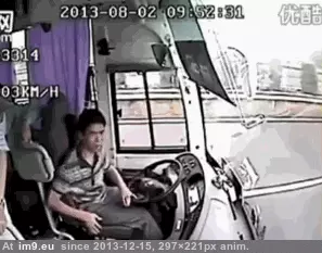 #Wtf #Why #Buses #Seat #Belts [Wtf] This is why buses need seat belts GIF (Obraz z album My r/WTF favs))