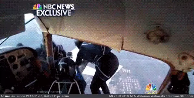 #Wtf #Two #Planes #Midair #Skydivers #Full #Crash [Wtf] Two planes full of skydivers crash in midair 3 GIF (Image of album My r/WTF favs))