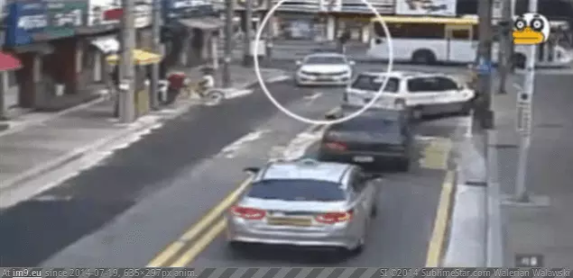 #Wtf #Water #Pipeline #Korea #Burst [Wtf] Water pipeline burst in Korea GIF (Bild von album My r/WTF favs))