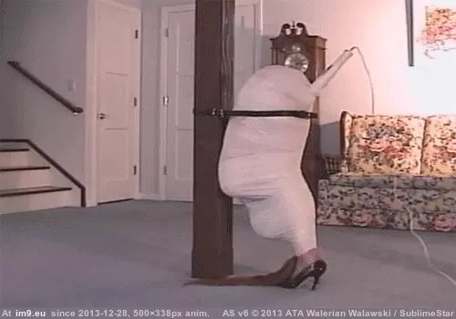  #Wtf  [Wtf] Well that looks... different GIF (Bild von album My r/WTF favs))