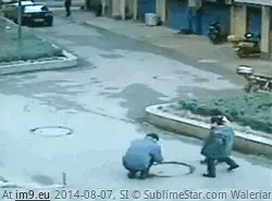 #Wtf #Shirt #Wellthatsucks #Time [Wtf] Well...time for another shirt (wellthatsucks) GIF (Obraz z album My r/WTF favs))