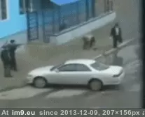 #Wtf #Hole #Are #Heavy #Manhole #Whine #Cover #Covers #Tip [Wtf] Whine-O Tip #67: Manhole Covers Are Heavy (and cover a HOLE!) GIF (Image de album My r/WTF favs))