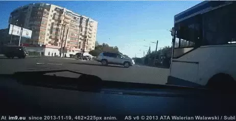 #Wtf #Happening #Car [Wtf] WTF is happening to this car? GIF (Image of album My r/WTF favs))