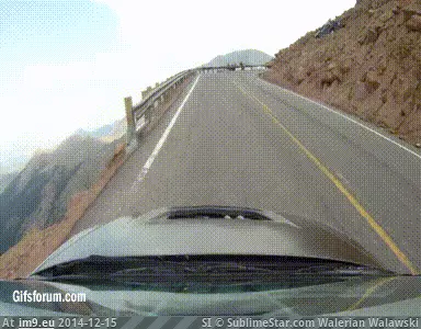 #Wtf  #Walk [Wtf] You don't walk away from this... GIF (Bild von album My r/WTF favs))